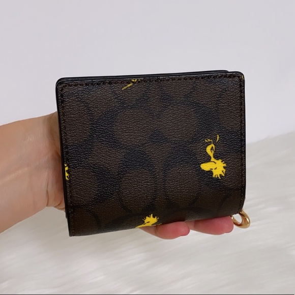 New💃Coach X Peanuts Snap Wallet In Signature Canvas With Woodstock Print - Picture 5 of 7